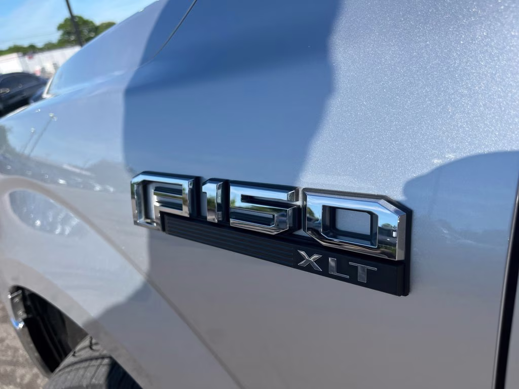 2018 Ingot Silver Metallic Ford F-150 XLT 4X4 Truck