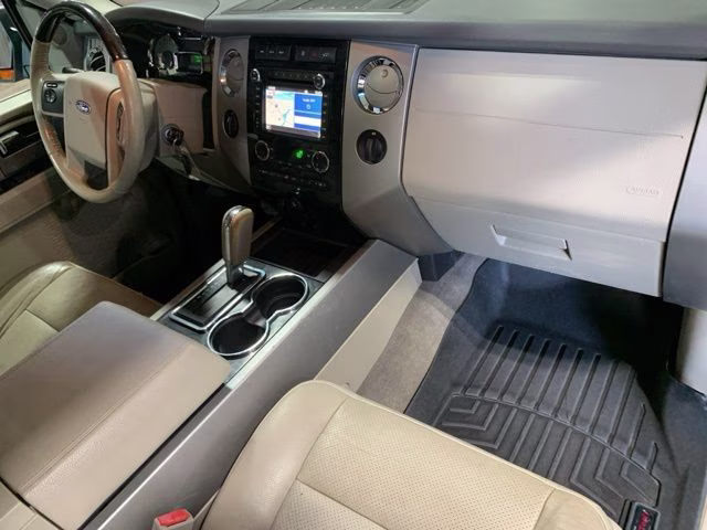 2014 White Platinum Clearcoat Metallic Ford Expedition EL Limited 4X4 SUV