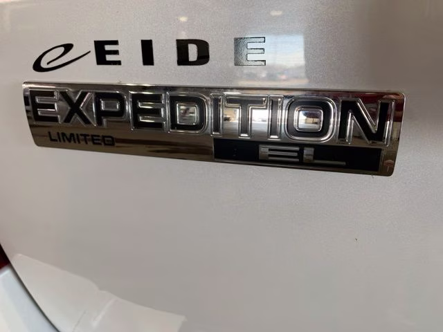 2014 White Platinum Clearcoat Metallic Ford Expedition EL Limited 4X4 SUV
