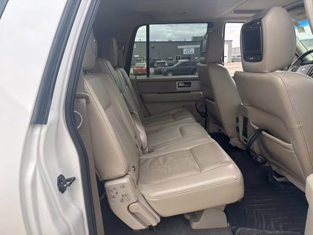 2014 White Platinum Clearcoat Metallic Ford Expedition EL Limited 4X4 SUV
