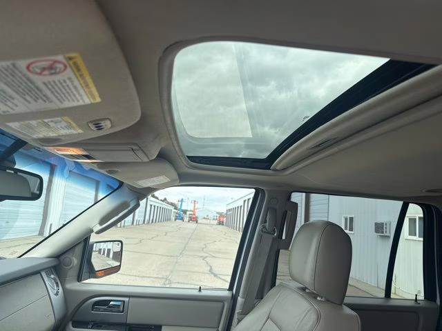 2014 White Platinum Clearcoat Metallic Ford Expedition EL Limited 4X4 SUV