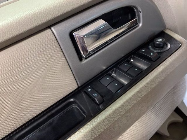 2014 White Platinum Clearcoat Metallic Ford Expedition EL Limited 4X4 SUV