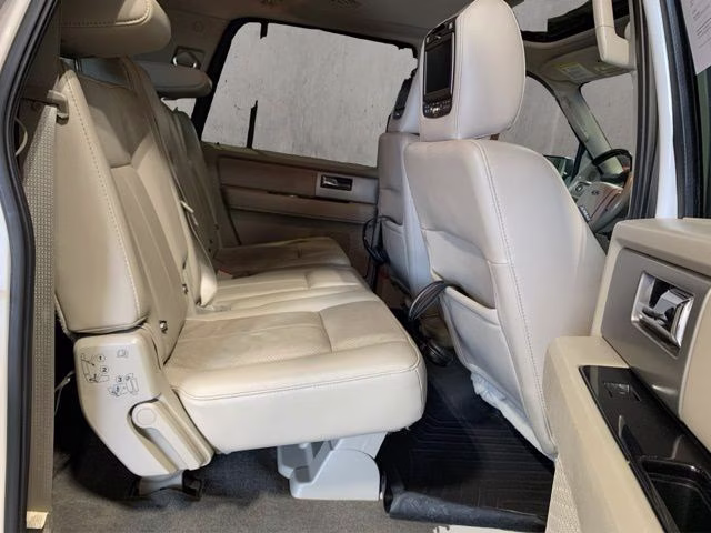 2014 White Platinum Clearcoat Metallic Ford Expedition EL Limited 4X4 SUV