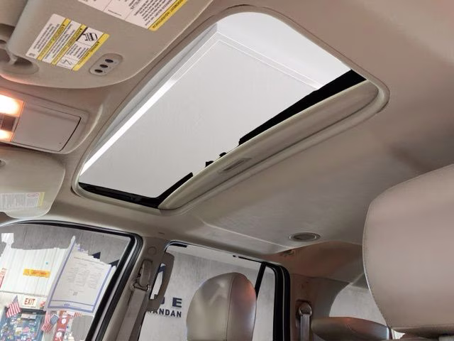 2014 White Platinum Clearcoat Metallic Ford Expedition EL Limited 4X4 SUV