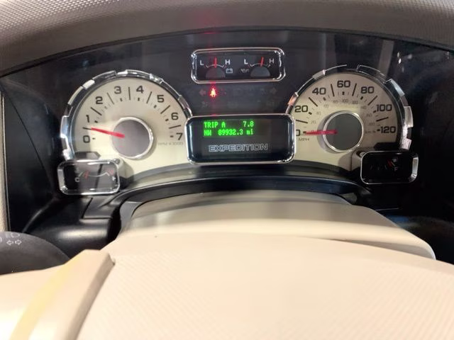 2014 White Platinum Clearcoat Metallic Ford Expedition EL Limited 4X4 SUV