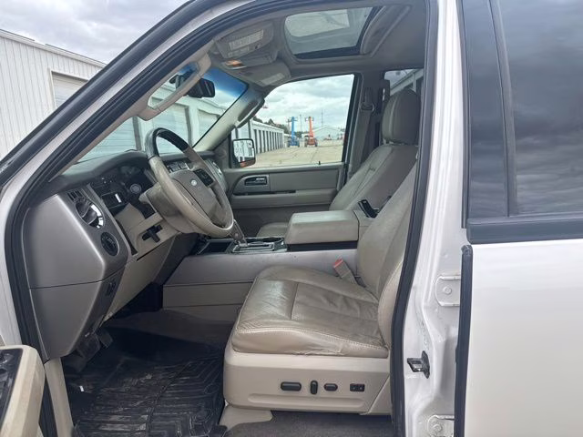 2014 White Platinum Clearcoat Metallic Ford Expedition EL Limited 4X4 SUV