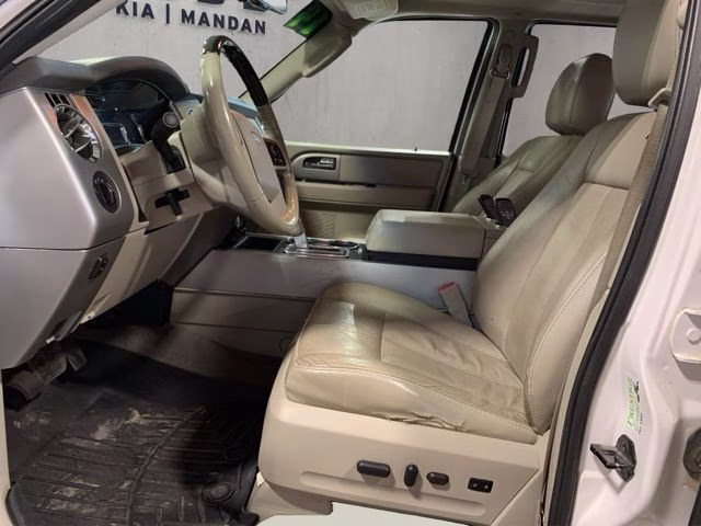 2014 White Platinum Clearcoat Metallic Ford Expedition EL Limited 4X4 SUV