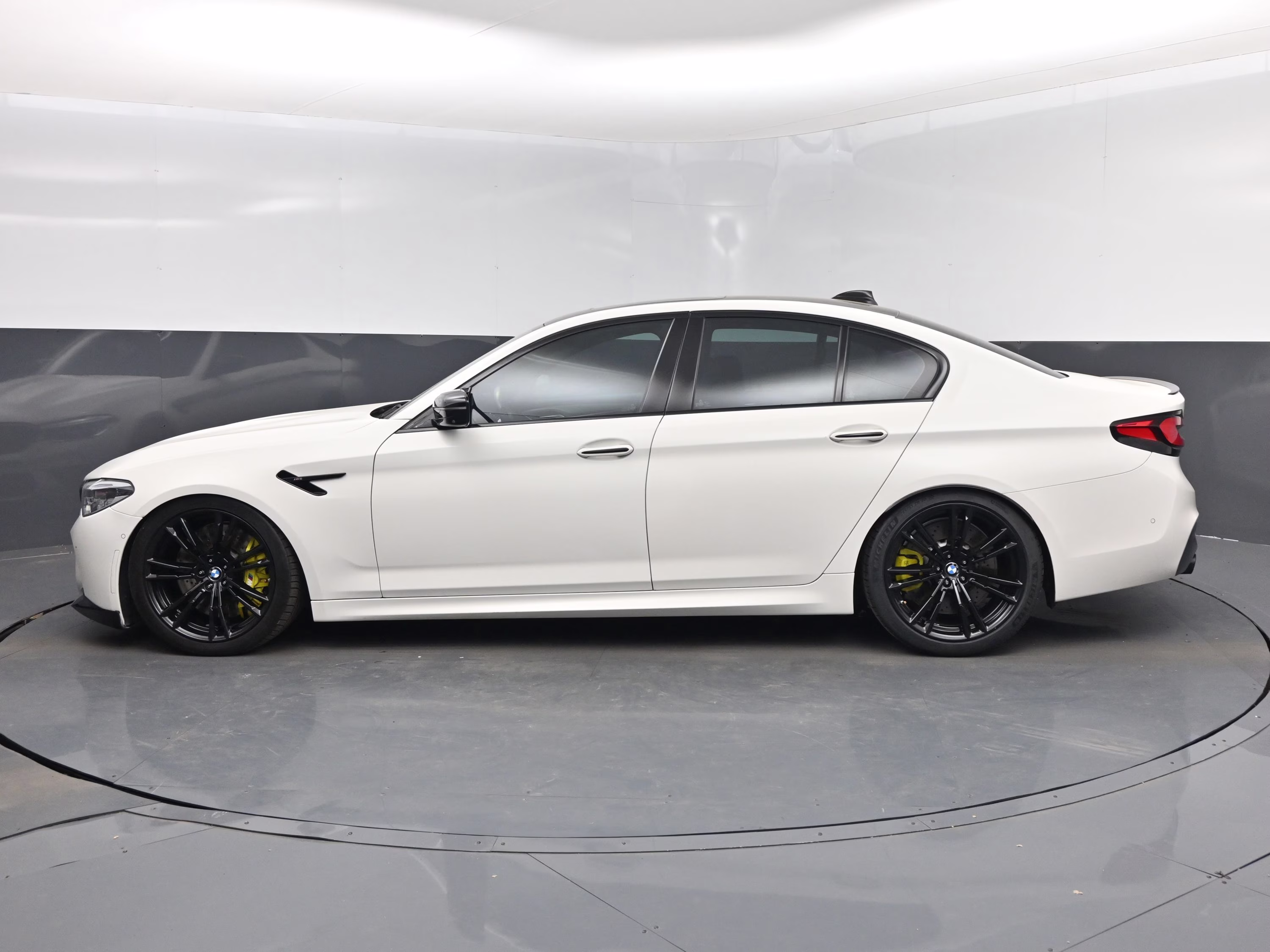 2018 Alpine White BMW M5 Base AWD Sedan