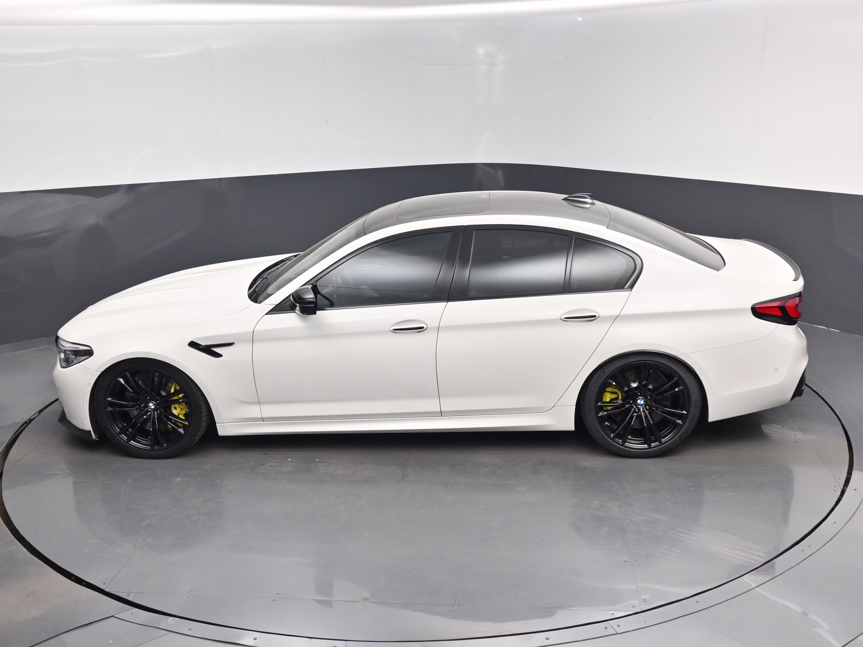 2018 Alpine White BMW M5 Base AWD Sedan