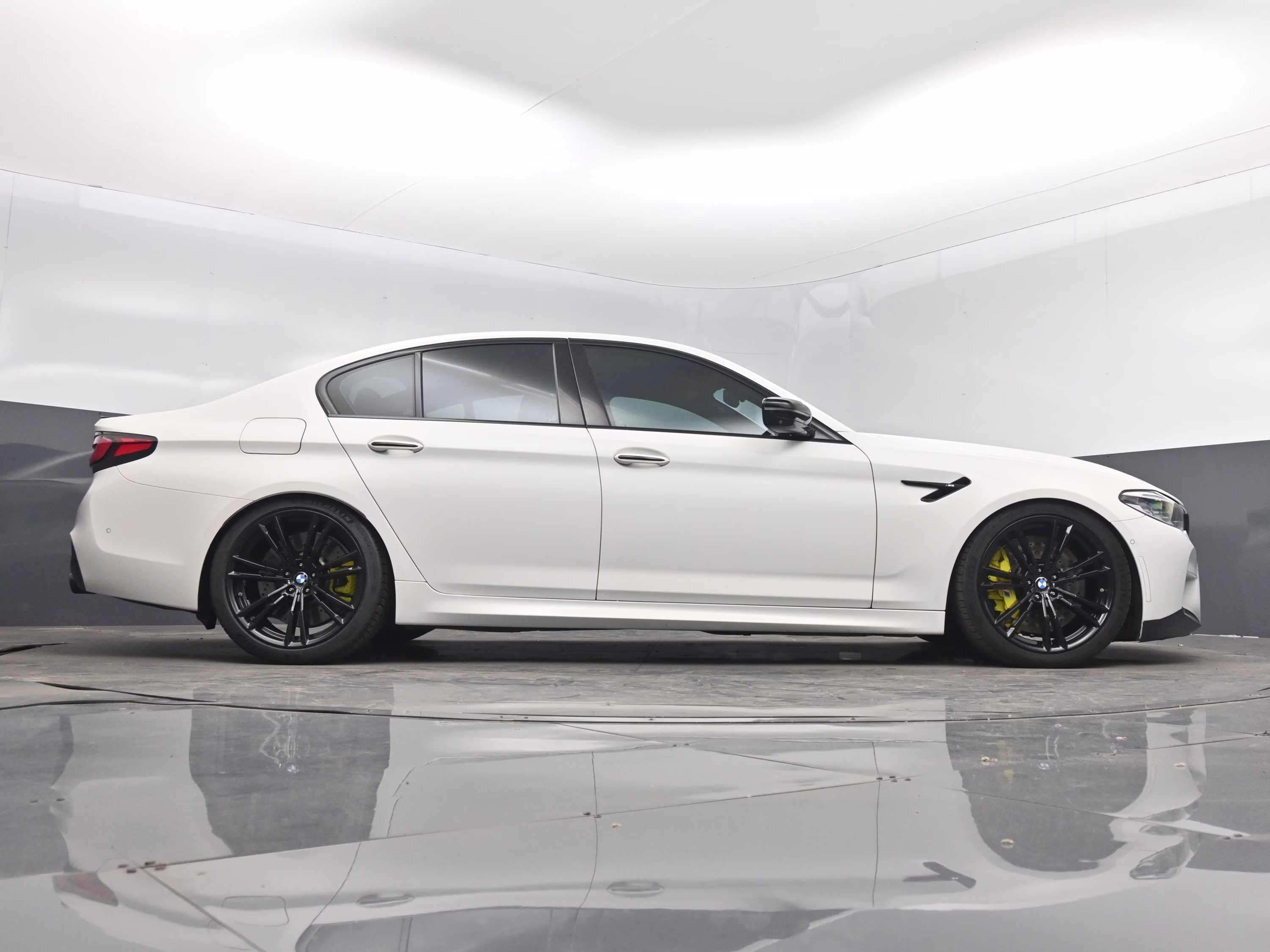 2018 Alpine White BMW M5 Base AWD Sedan