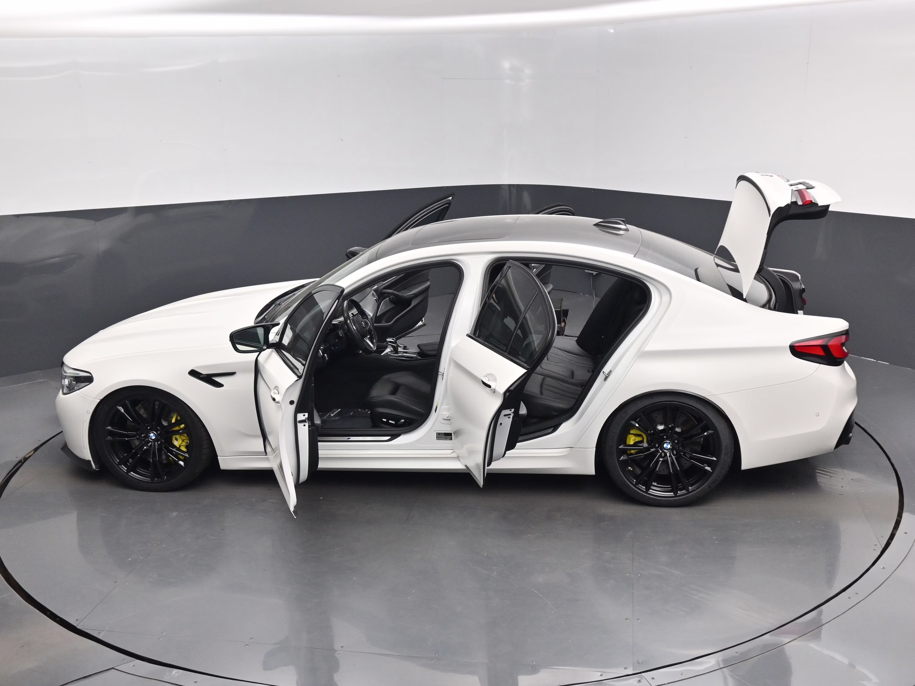 2018 Alpine White BMW M5 Base AWD Sedan