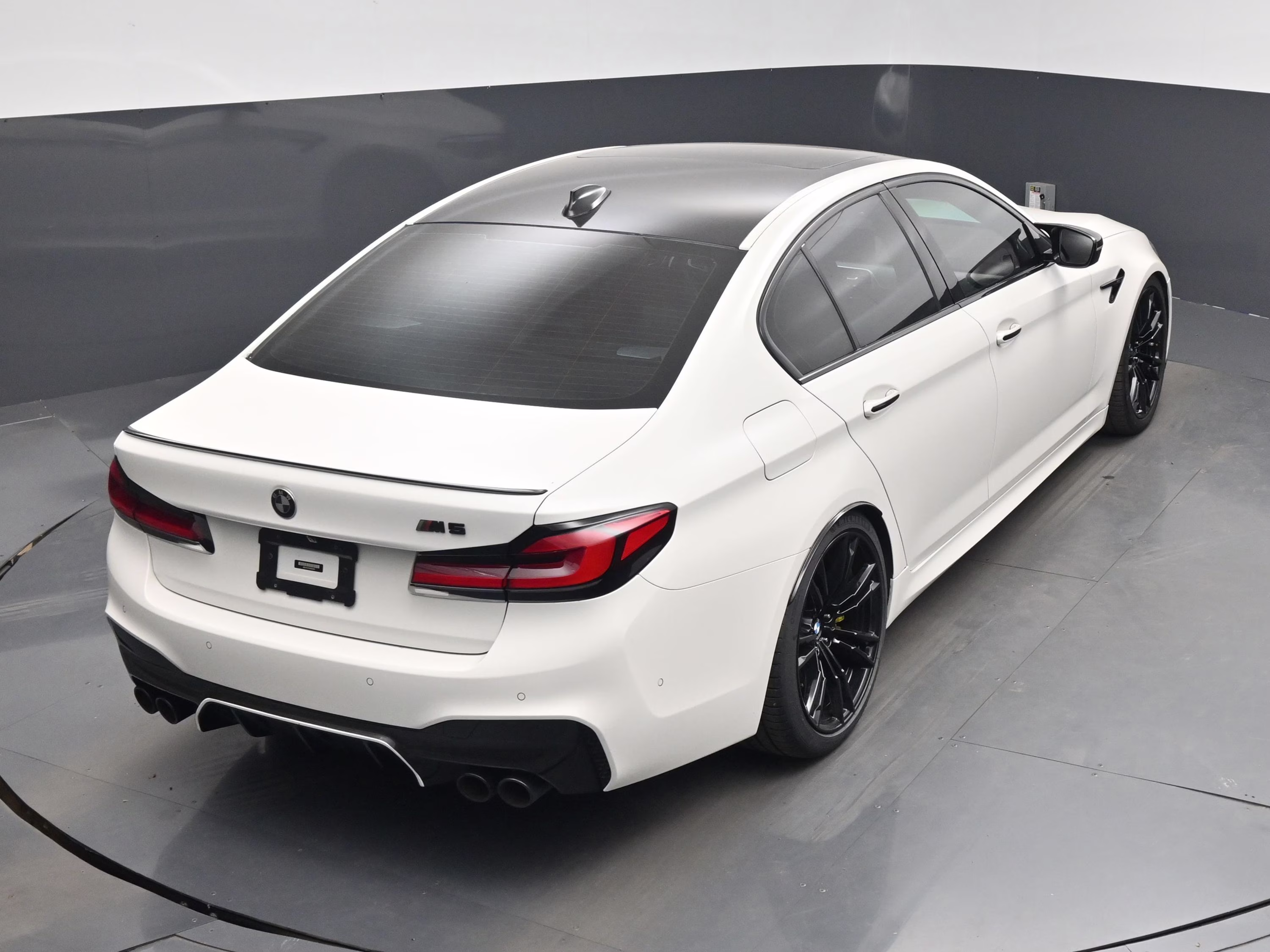 2018 Alpine White BMW M5 Base AWD Sedan