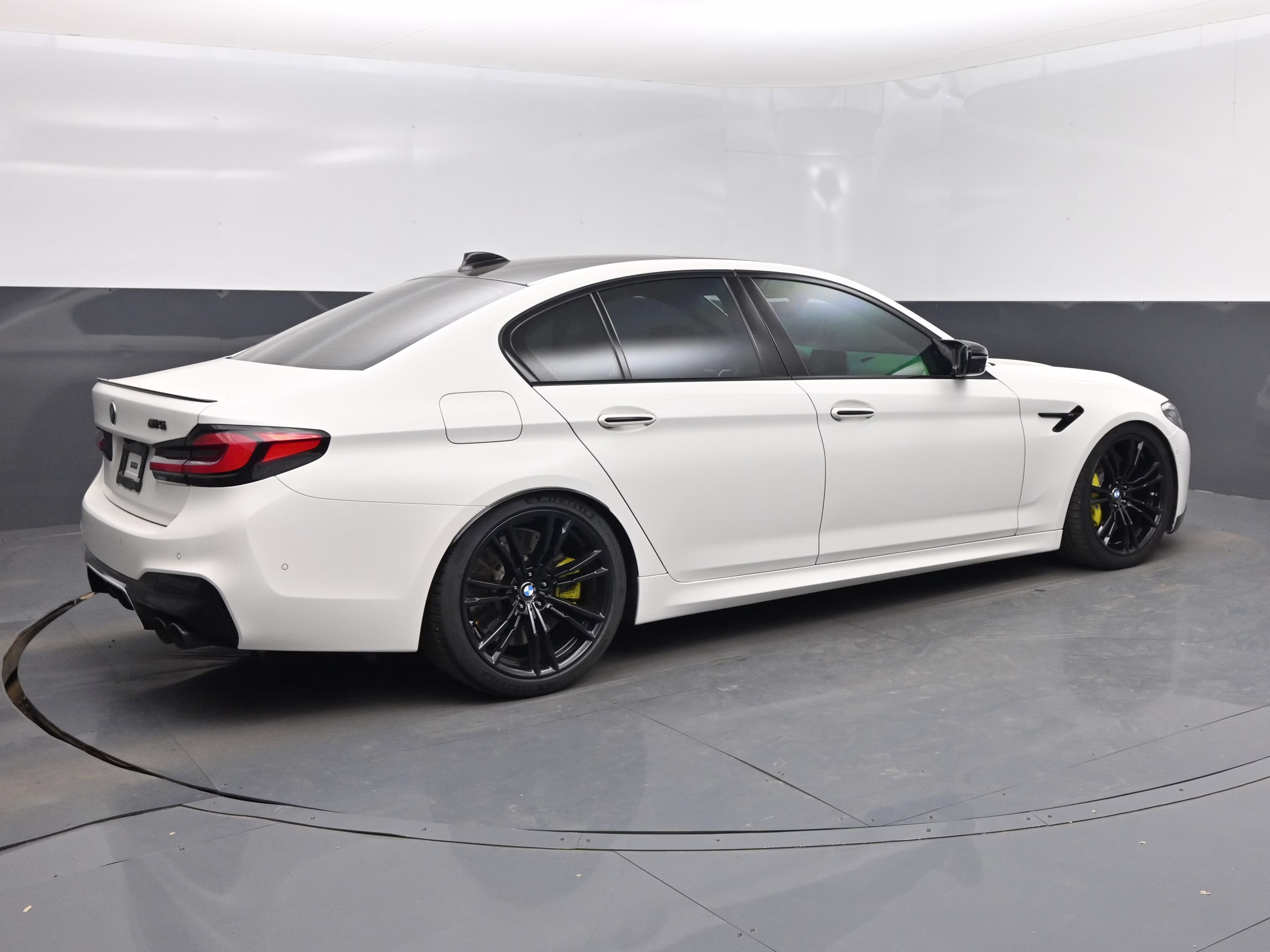 2018 Alpine White BMW M5 Base AWD Sedan