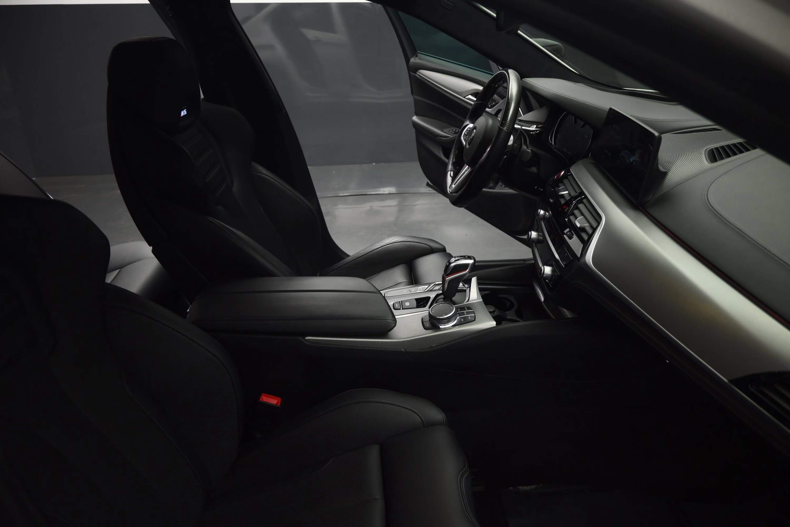 2018 Alpine White BMW M5 Base AWD Sedan