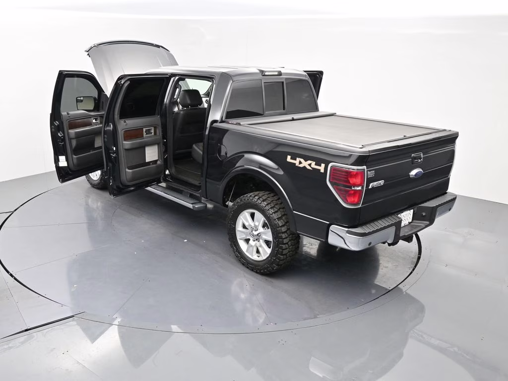 2012 Tuxedo Black Metallic Ford F-150 Lariat 4X4 Truck