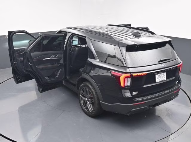2025 Black Metallic Ford Explorer ST-Line 4X4 SUV