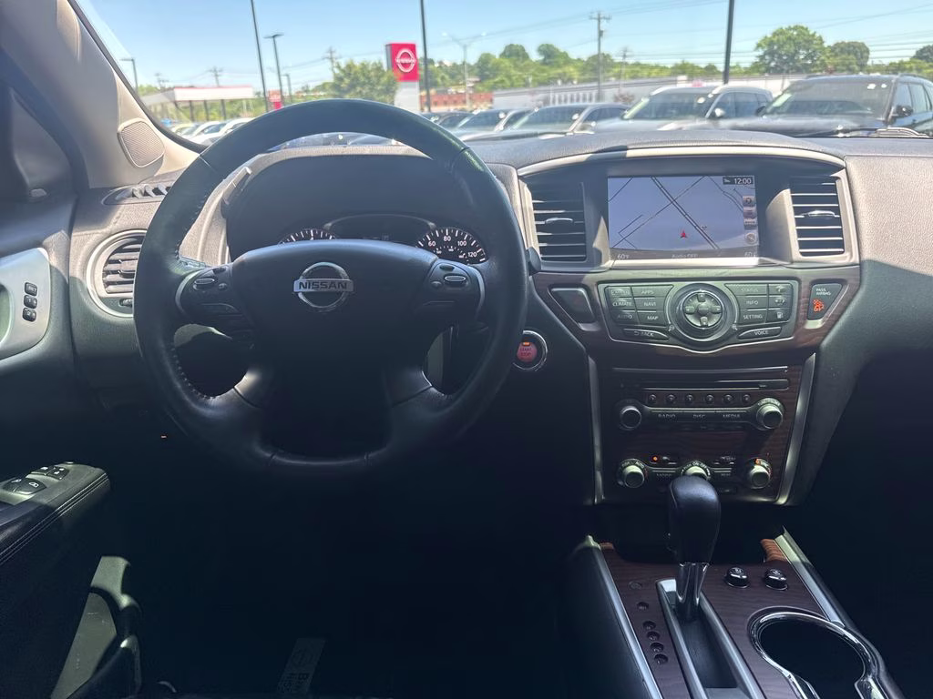 2019 Gun Metallic Nissan Pathfinder Platinum 4X4 SUV