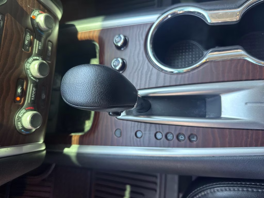 2019 Gun Metallic Nissan Pathfinder Platinum 4X4 SUV