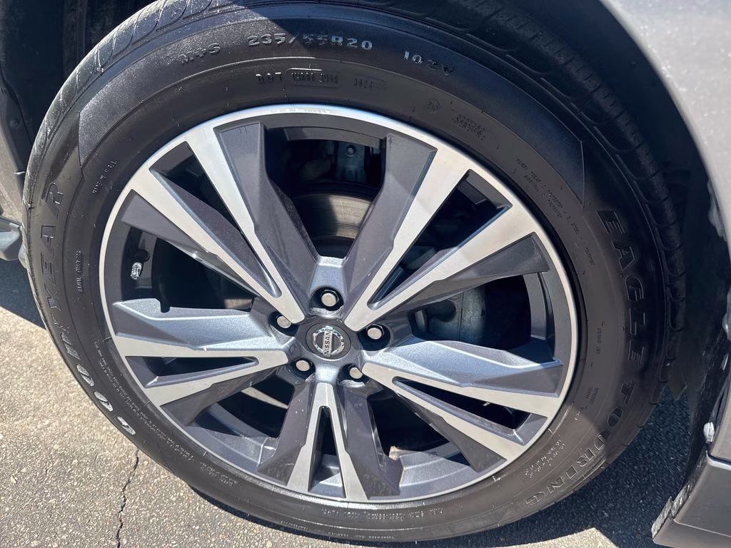 2019 Gun Metallic Nissan Pathfinder Platinum 4X4 SUV