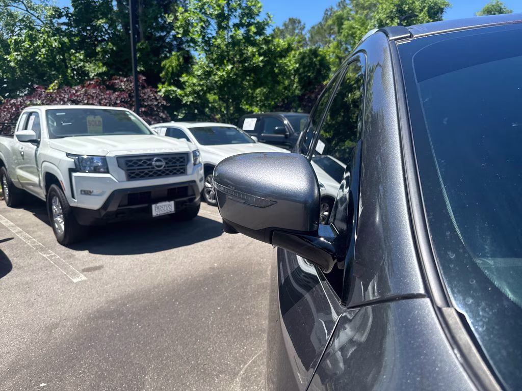 2019 Gun Metallic Nissan Pathfinder Platinum 4X4 SUV