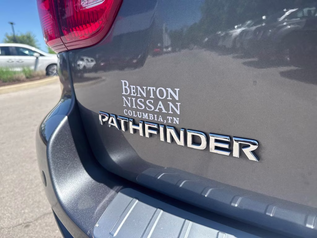 2019 Gun Metallic Nissan Pathfinder Platinum 4X4 SUV