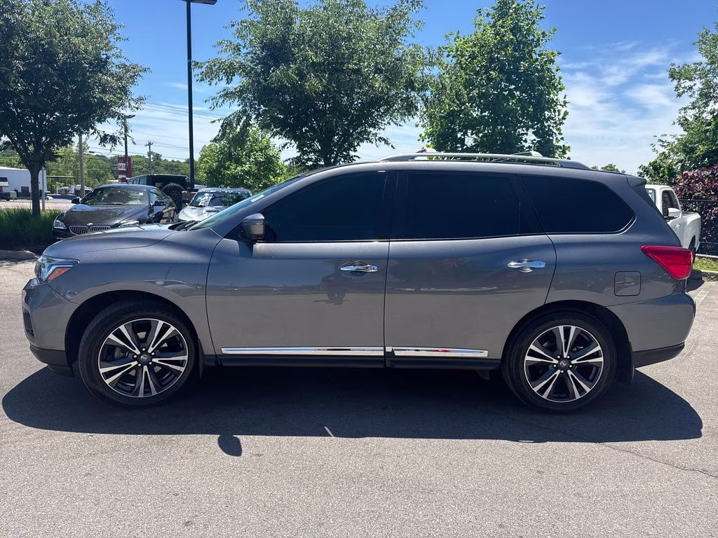 2019 Gun Metallic Nissan Pathfinder Platinum 4X4 SUV