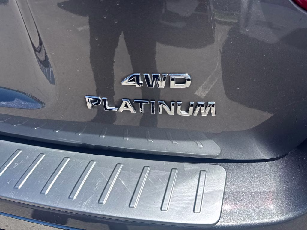 2019 Gun Metallic Nissan Pathfinder Platinum 4X4 SUV