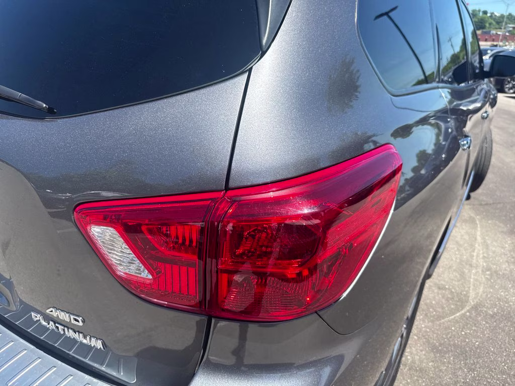 2019 Gun Metallic Nissan Pathfinder Platinum 4X4 SUV