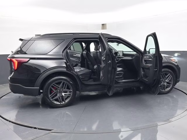 2025 Black Metallic Ford Explorer ST-Line 4X4 SUV