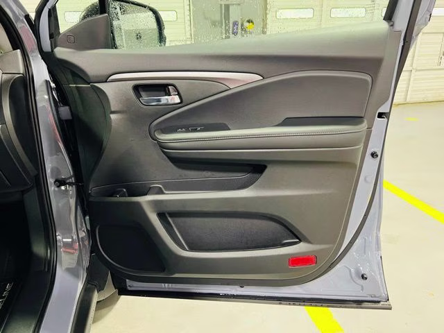 2026 Sonic Gray Pearl Honda Ridgeline RTL AWD Truck