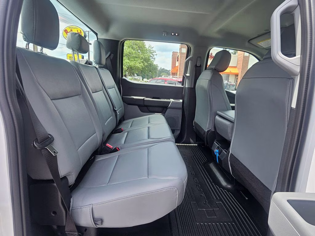 2026 Oxford White Ford Super Duty F-350 SRW XL 4X4 Truck
