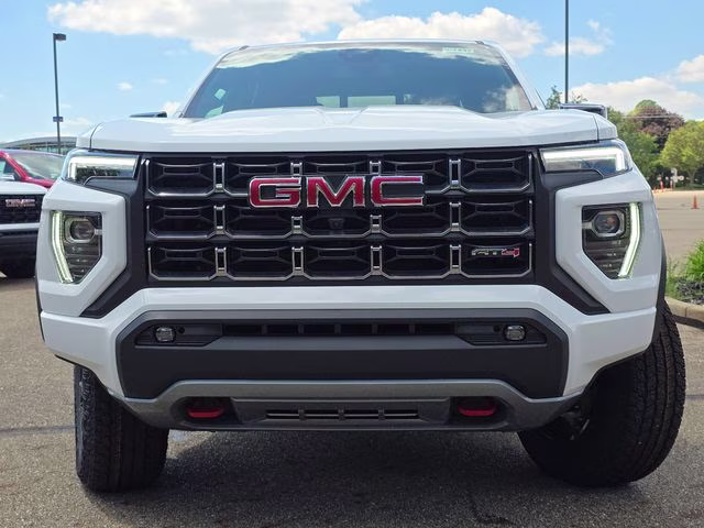 2026 Summit White GMC Canyon AT4 4X4 Truck