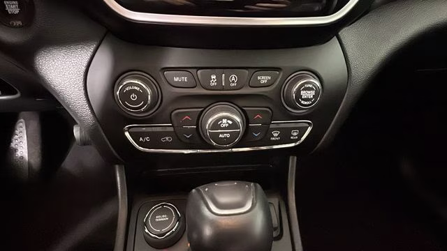 2020 Diamond Black Crystal Pearlcoat Jeep Cherokee Limited 4X4 SUV