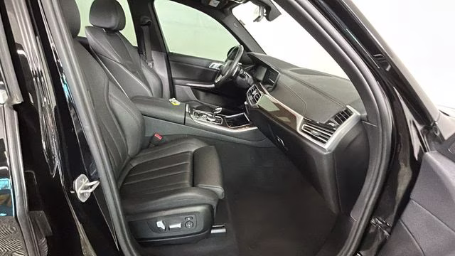 2022 Jet Black BMW X5 xDrive45e AWD SUV