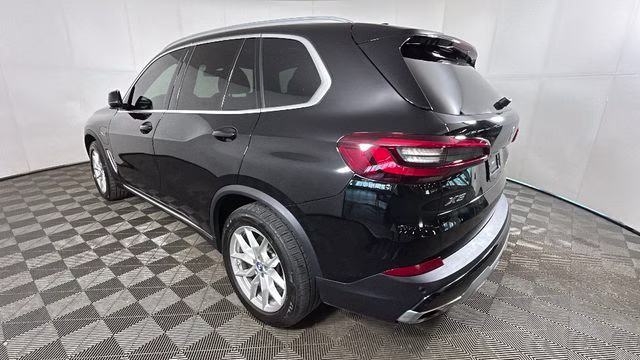 2022 Jet Black BMW X5 xDrive45e AWD SUV