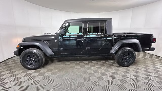 2022 Black Clearcoat Jeep Gladiator Sport 4X4 Truck