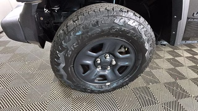 2022 Black Clearcoat Jeep Gladiator Sport 4X4 Truck