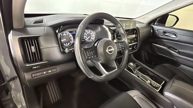 2024 Solid Gray/Super Black Nissan Pathfinder SL 4X4 SUV