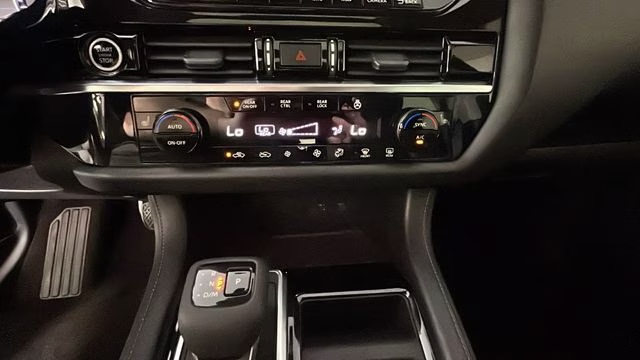 2024 Solid Gray/Super Black Nissan Pathfinder SL 4X4 SUV