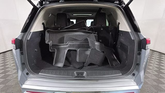 2024 Solid Gray/Super Black Nissan Pathfinder SL 4X4 SUV