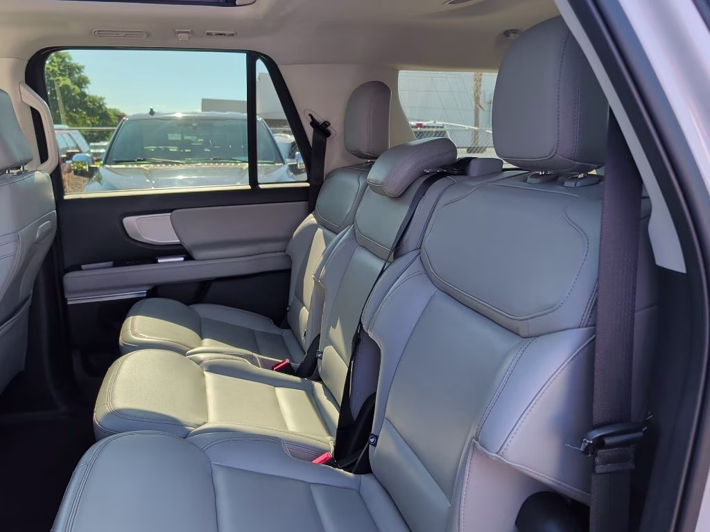 2025 Star White Metallic Tri-Coat Ford Expedition Max Active RWD SUV