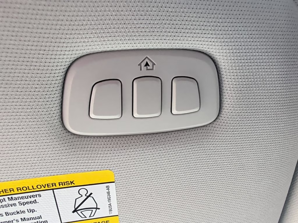 2025 Star White Metallic Tri-Coat Ford Expedition Max Active RWD SUV