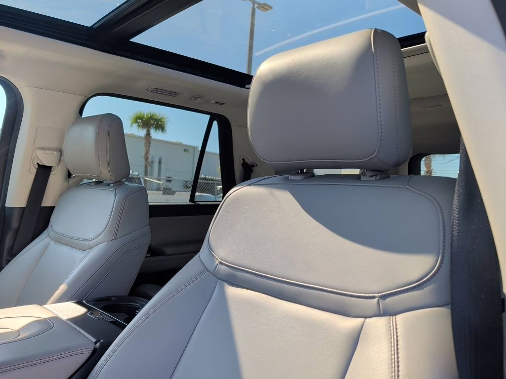 2025 Star White Metallic Tri-Coat Ford Expedition Max Active RWD SUV