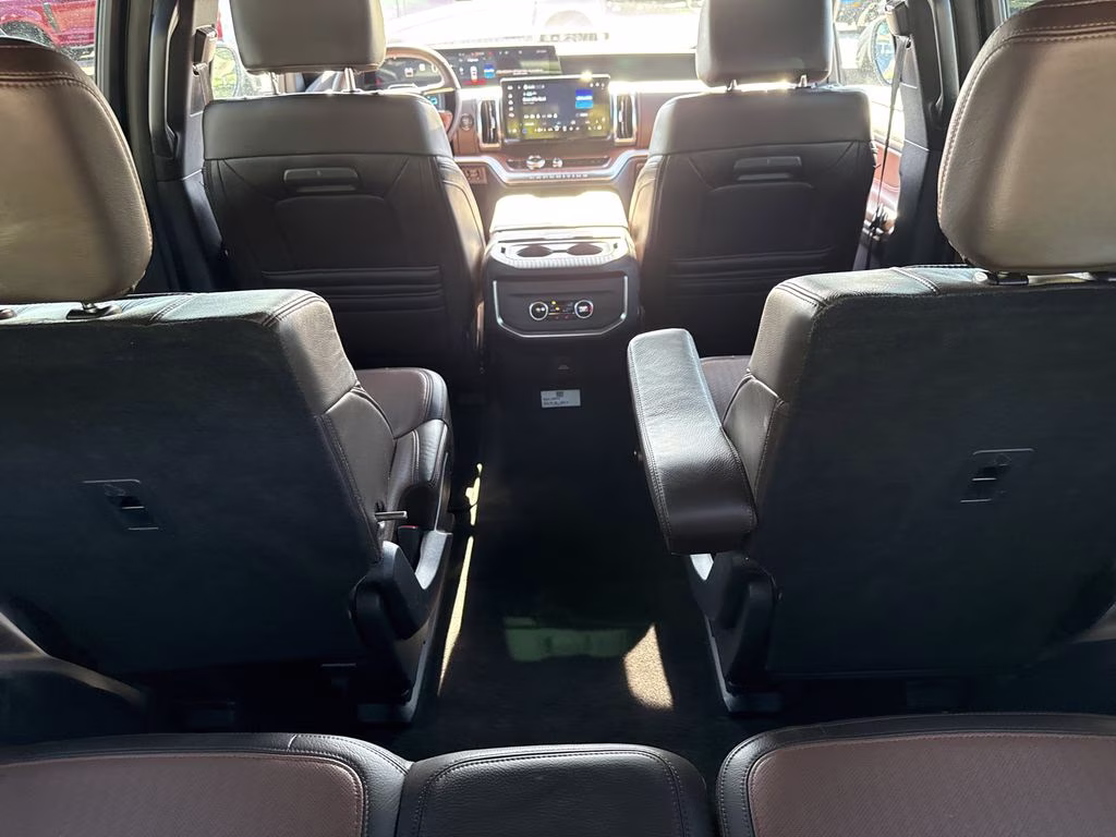 2025 Star White Metallic Tri-Coat Ford Expedition King Ranch 4X4 SUV