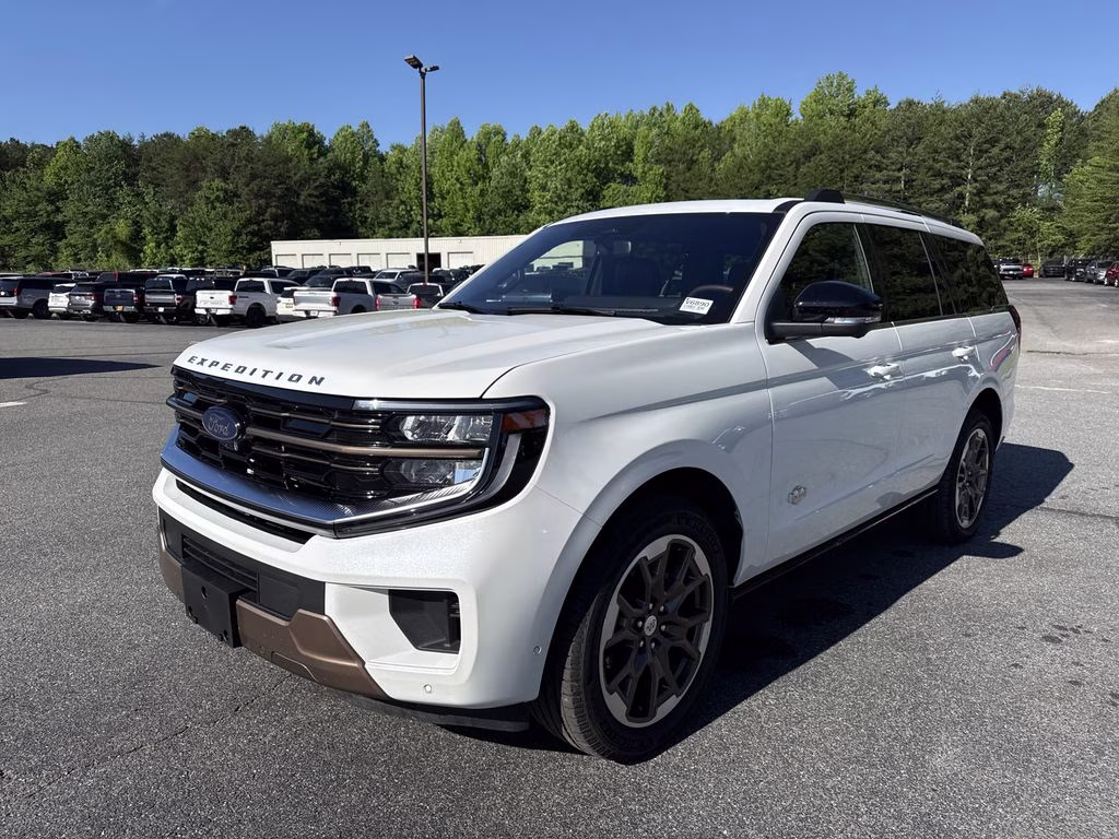 2025 Star White Metallic Tri-Coat Ford Expedition King Ranch 4X4 SUV