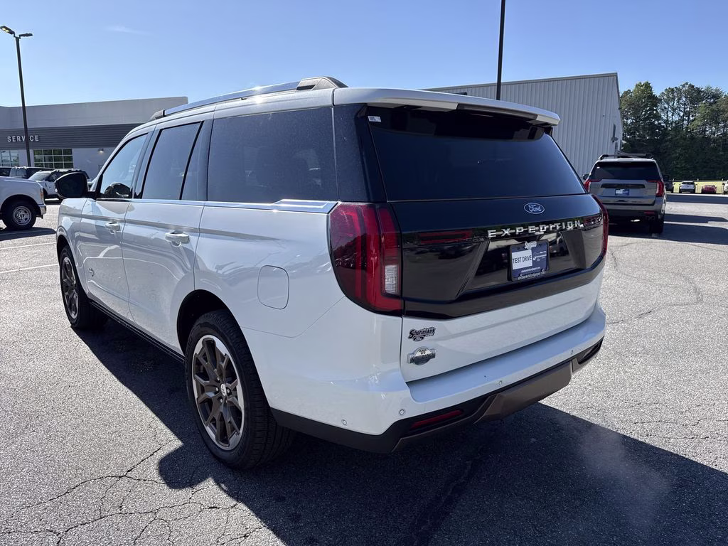 2025 Star White Metallic Tri-Coat Ford Expedition King Ranch 4X4 SUV