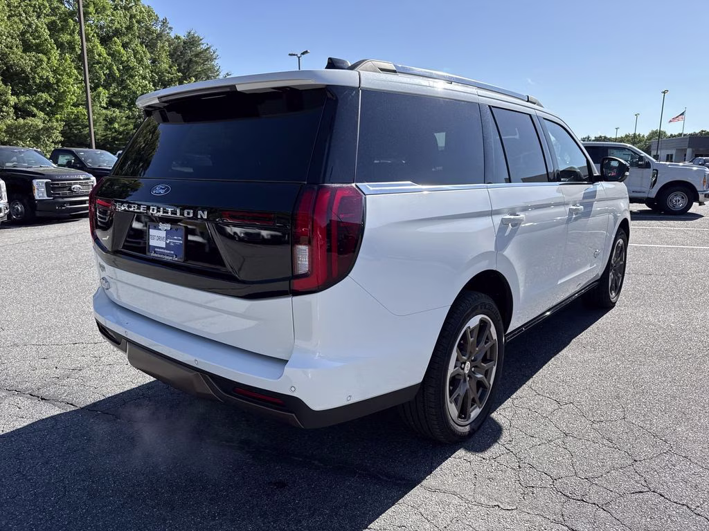 2025 Star White Metallic Tri-Coat Ford Expedition King Ranch 4X4 SUV