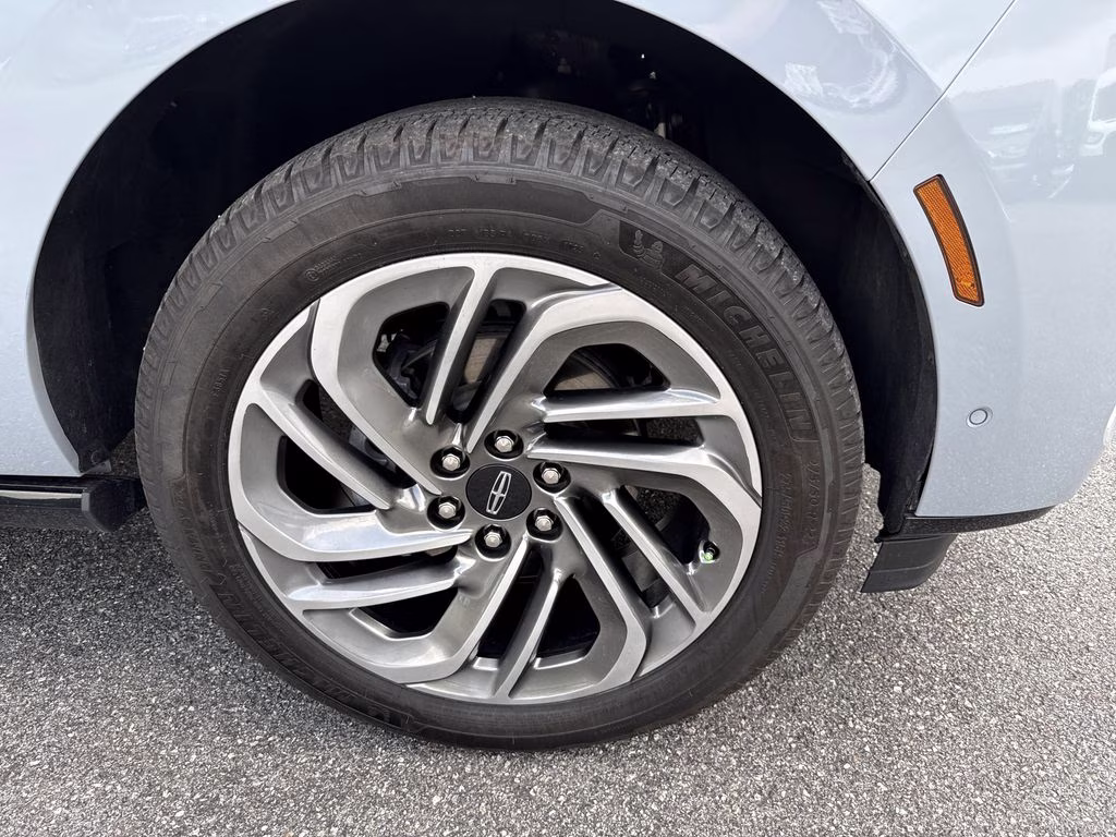 2025 Gray Mist Metallic Tri-Coat Lincoln Navigator L Reserve 4X4 SUV