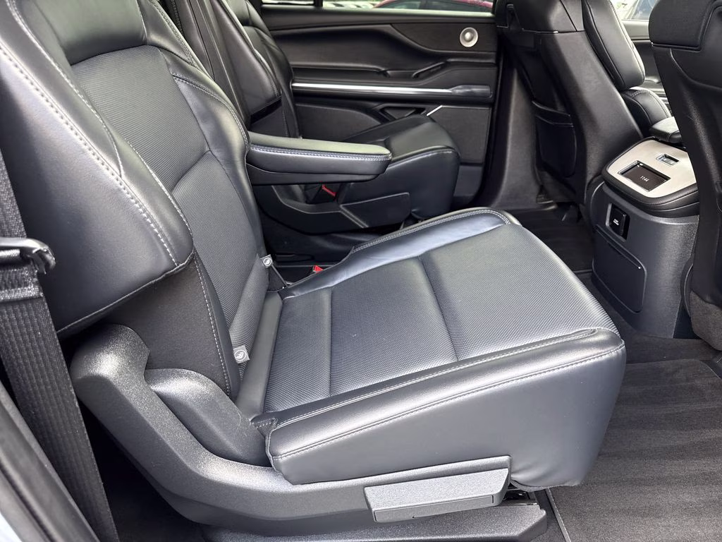 2025 Gray Mist Metallic Tri-Coat Lincoln Navigator L Reserve 4X4 SUV