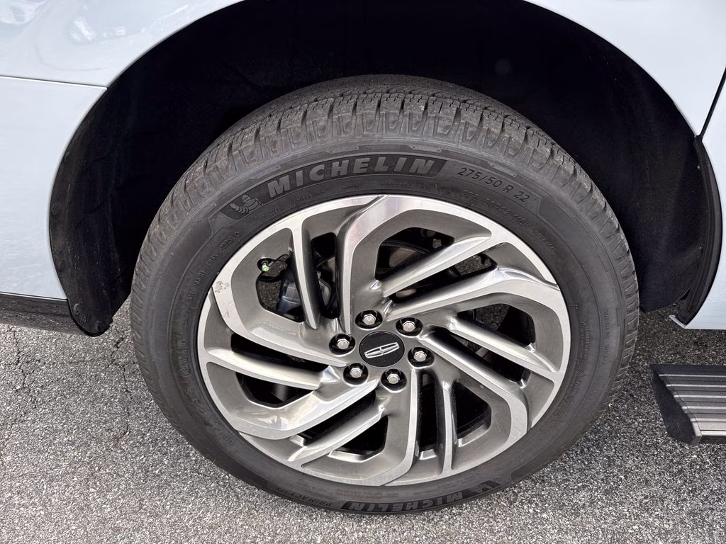 2025 Gray Mist Metallic Tri-Coat Lincoln Navigator L Reserve 4X4 SUV